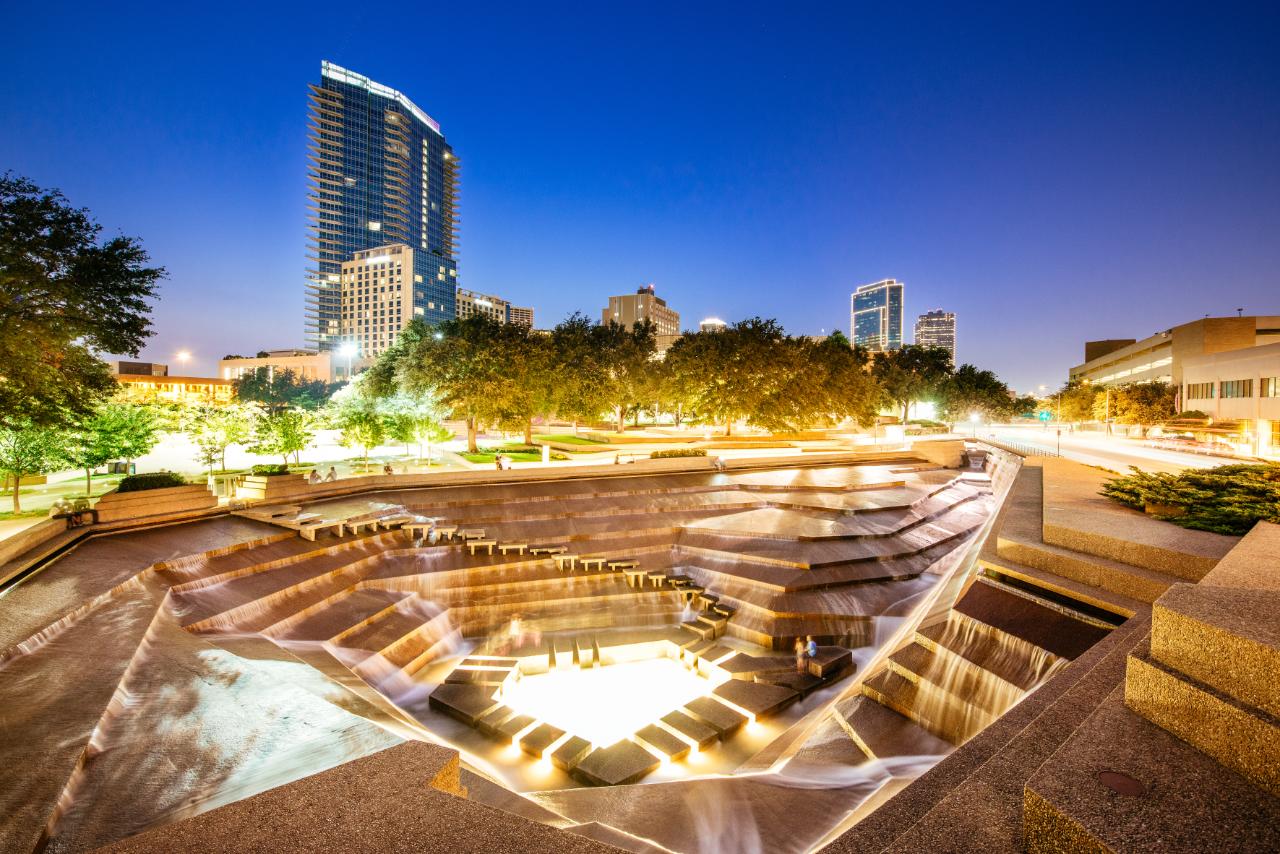 Fort Worth Water Gardens at night